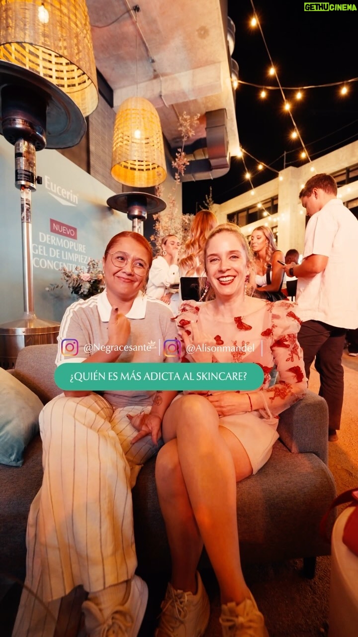 Alison Mandel Instagram - 👀💆♀️ @negracesante y @alisonmandel junto a #Eucerin, descubren cuál de las dos es más fanática de SkinCare respondiendo una serie de preguntas en el lanzamiento del NUEVO Gel Limpiador Concentrado DermoPure💚🩷, que limpia profundamente para eliminar el exceso de sebo, suciedad y maquillaje, reduciendo manchas post-acné y el brillo en la piel🤩🙌 #YoVoyAlDermatologo #PielGrasa #Acne #CuidadoDeLaPiel #LimpiezaFacial #SkinCare