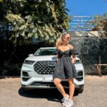 Alison Mandel Instagram - Tirando pinta con mi Chery Tiggo 8 pro, la media naveeee 😂 @chery_chile Perdón el tema bueno que les puse… #publicidad