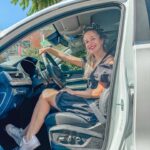 Alison Mandel Instagram - Tirando pinta con mi Chery Tiggo 8 pro, la media naveeee 😂 @chery_chile Perdón el tema bueno que les puse… #publicidad