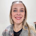 Alison Mandel Instagram - Trabajar, maternar, maternar, trabajar, vivir, ser feliz, ir a terapia y repite 😂💕 Gracias Talcahuano/Concepción por ser cómo siempre de los mejores públicos de Chile, siempre quiero volver donde ustedes 🌟🌟🌟 Gracias por las fotos lindas @piagarridovaillant Y las otras fotos me las saca el Balti 😂😂😂 mientras le cortó las uñas y mientras duermo sentada.