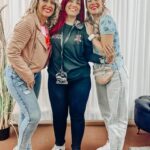 Alison Mandel Instagram - Que chimba de fin de semana 🌟💕 Gracias 🤩 @macatondreauc por todo el paseo vip de ayer, nunca había quedado bien ubicado en un concierto/recital me sentí una princess 👸🏼 de hecho bien saben que mi don es quedar mal ubicada 😂 o no lograr la fila virtual. Ayer todo un sueño 🥰 Siento que Karol me cantó en un momento. Perdón mis gritos hacia la @pameleiva 😅😂