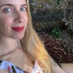 Alison Mandel Instagram - Un resumen de mis vacaciones ahora que ya estamos viviendo Marzo 😂 Hay que “COMPARTIR” y “come fruta” resuenan en mi cabeza como mantra 😂😂😂 Y tú? Descansaste estas vacaciones 😌?