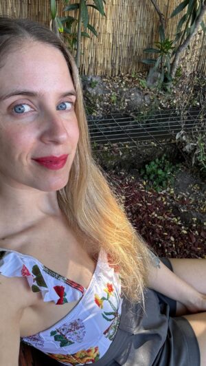 Alison Mandel Instagram - Un resumen de mis vacaciones ahora que ya estamos viviendo Marzo 😂
Hay que “COMPARTIR” y “come fruta” resuenan en mi cabeza como mantra 😂😂😂
Y tú? Descansaste estas vacaciones 😌?