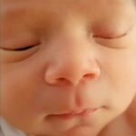 Alison Mandel Instagram - Hoy está de cumpleaños mi Baltazar 😍🦕 4 años disfrutando de su inteligencia, de su ímpetu, de su energía imparable, y de su sonrisa 🦋🦋🦋 En ese video nos estábamos conociendo 😌 y ya físicamente eres muy distinto…..pero esa sonrisa, los ojos chinitos y el amor con el que te tomaba no cambian 🦋❤️🩷 Aunque nos costó años y salud nuestro encuentro siempre serás la mejor decisión de mi vida, lo más lindo que me ha pasado y una fuente inagotable de inspiración. Felicidades mi dinosaurio 🦖 *No autorizo el uso de estas imágenes*