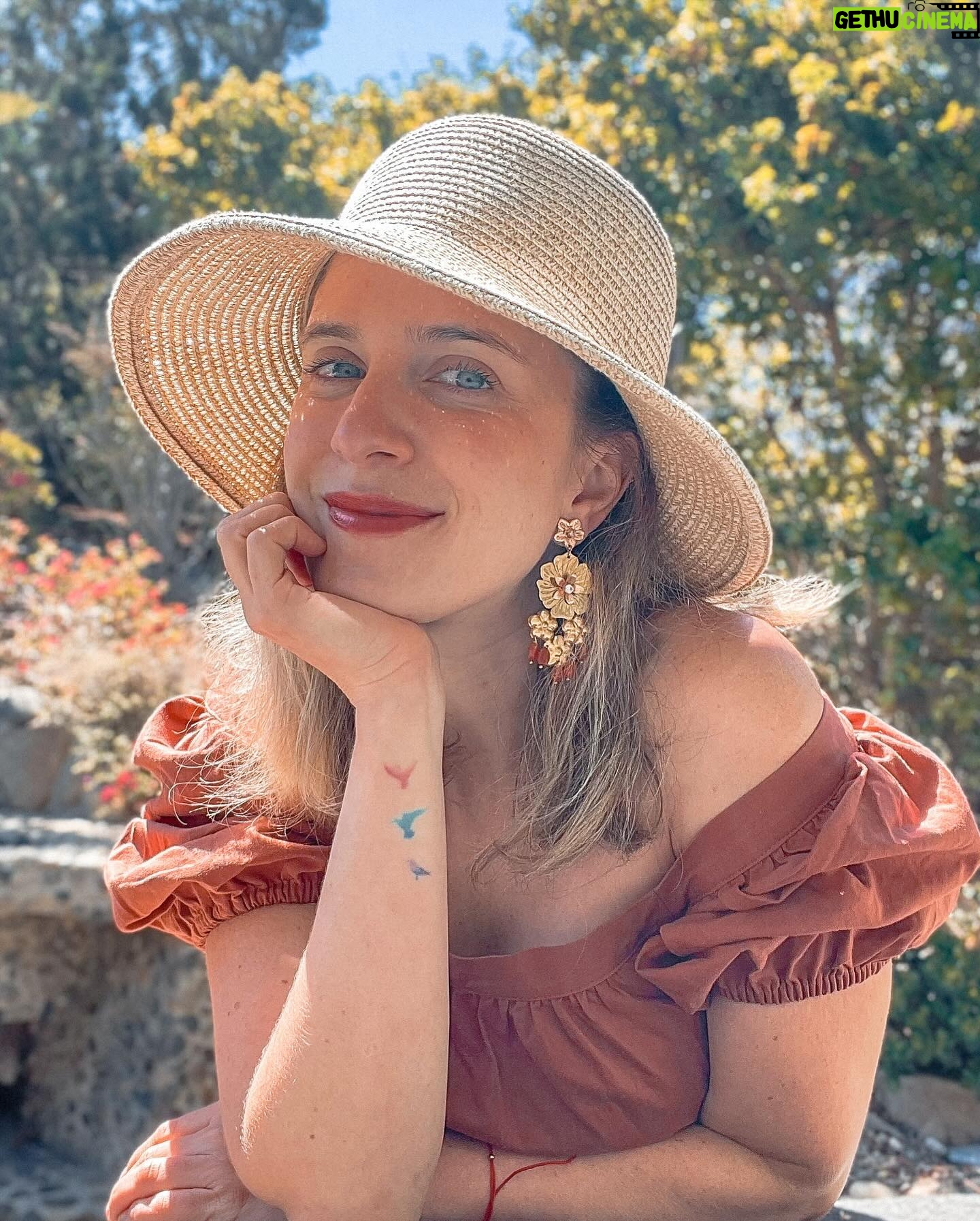 Alison Mandel Instagram - Un #tbt de pelo a medio camino de crecer 💕💕💕 parece que lo quiero nuevamente