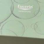 Alison Mandel Instagram - Anoche fui al evento de @eucerincl para conocer su producto nuevo que es para el acné #gelconcentradodermopure independiente de las fotos hermosas que siempre toman en los eventos de Eucerin quería contarles que vimos charlas de dermatolog@s y explicaron que el acné en las mujeres siempre es algo hormonal, yo no sabía eso. Además hablaron de que las marcas de acné no solo son físicas si no que también sicológicas… nunca he tenido acné pero si rosácea y entiendo que puede ser complejo para una persona sobretodo adolescente enfrentarse a afecciones de la piel. Mi consejo es que SIEMPRE consultes a un (a) dermatolog@ que podrá encontrar posibles soluciones 🩷 yo traje este gel a mi casa para mis adolescentes para que empiecen con sus cuidados. #publicidad