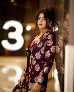 Alivia Sarkar Instagram - My two beautiful diva in one frame 

@mukhopadhyayrupsha @reel2alivia 

Wearing: @sampurna_dey_100 

#instafashion #instamood #instastyle #dailylook #dailyinspiration #dailyinspiration #dailypost #updates #ınstagood #instamood #instaupload #styling #reachyourgoals