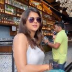 Alivia Sarkar Instagram - This is what our favourite @reel2alivia does in between promotions ✌🏻 #AliviaSarkar #MoviePromotions #BengaliMovie #TheFilmySpy