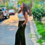 Alivia Sarkar Instagram – ছুটির বেলা সবুজের মধ্যে মুখরিত হওয়ার পর আমি বন্ধুর বাড়িতে মটন এবং ভাতের সমৃদ্ধ স্বাদে আহার করতে যাচ্ছি। একটি সুখের অবসরের মুহূর্তে অবস্থানের সাথে পারিবারিক বন্ধুত্বের আনন্দ। 

🍽️ #খুবভালো #বন্ধুরবাড়ি

Caption given by 
Chat GPT 😂🤪
📷 @instapayel