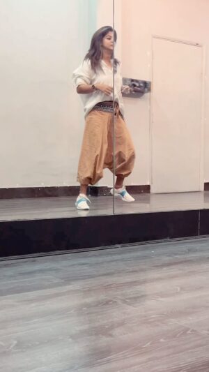 Alivia Sarkar Instagram - Happy Zone ❤️😍

#practicevideos #dancetolive #happinessisachoice