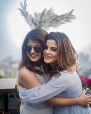 Alivia Sarkar Instagram - Same same BuT different 😉🫶🏻

#aadr #promotion #friendship #blessed 

@argha_giri