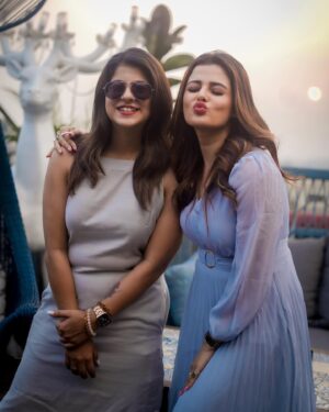 Alivia Sarkar Instagram - Same same BuT different 😉🫶🏻

#aadr #promotion #friendship #blessed 

@argha_giri