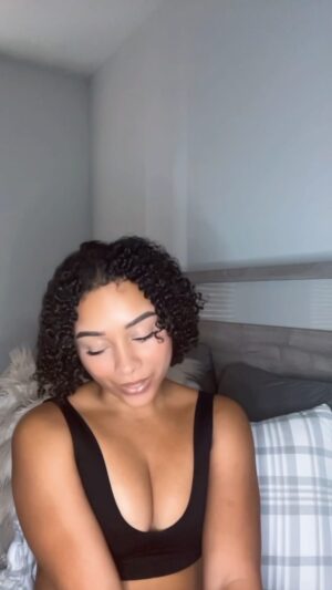 Alix Lapri Instagram - I miss you guys so much. And I’m back now. 😊 

Thank you @whatwaistofficial for sponsoring this video. Black Define Band in M. 💗