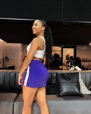 Alix Lapri Instagram - a rich woman