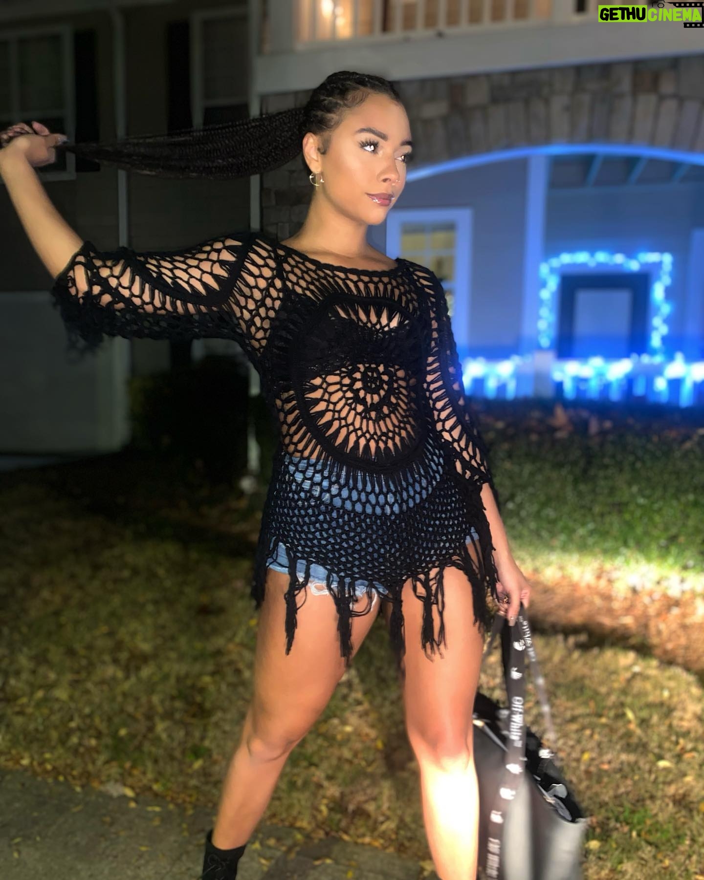 Alix Lapri Instagram - better with time just like my fav wine