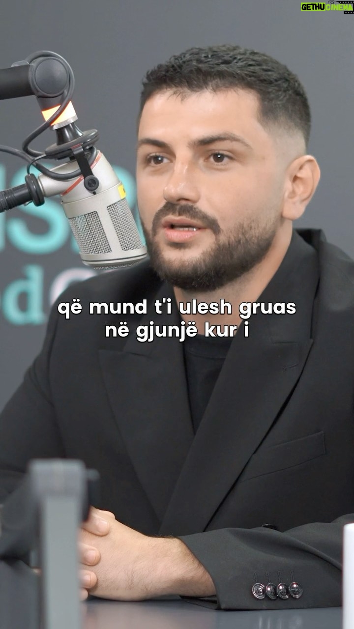 Alketa Vejsiu - 1.7K Likes - Kemi nje propozim martese surprize ne @podclass.alketavejsiu 🙈
Do ti uleshe ne gjunje gruas se jetes per ti propozuar per martese?
Si pergjigjet nje vlonjat si @besmir_lulaj 😘
Statusi i Besit; TAKEN
*Regjistrohu ne Kanalin Class Media Alketa Vejsiu ne You Tube
*Ndiq Episodet e plota ne Podclass Alketa Vejsiu ne You Tube Channel dhe Spotify
*Cdo te marte ora 22.00 ne @klanradio
