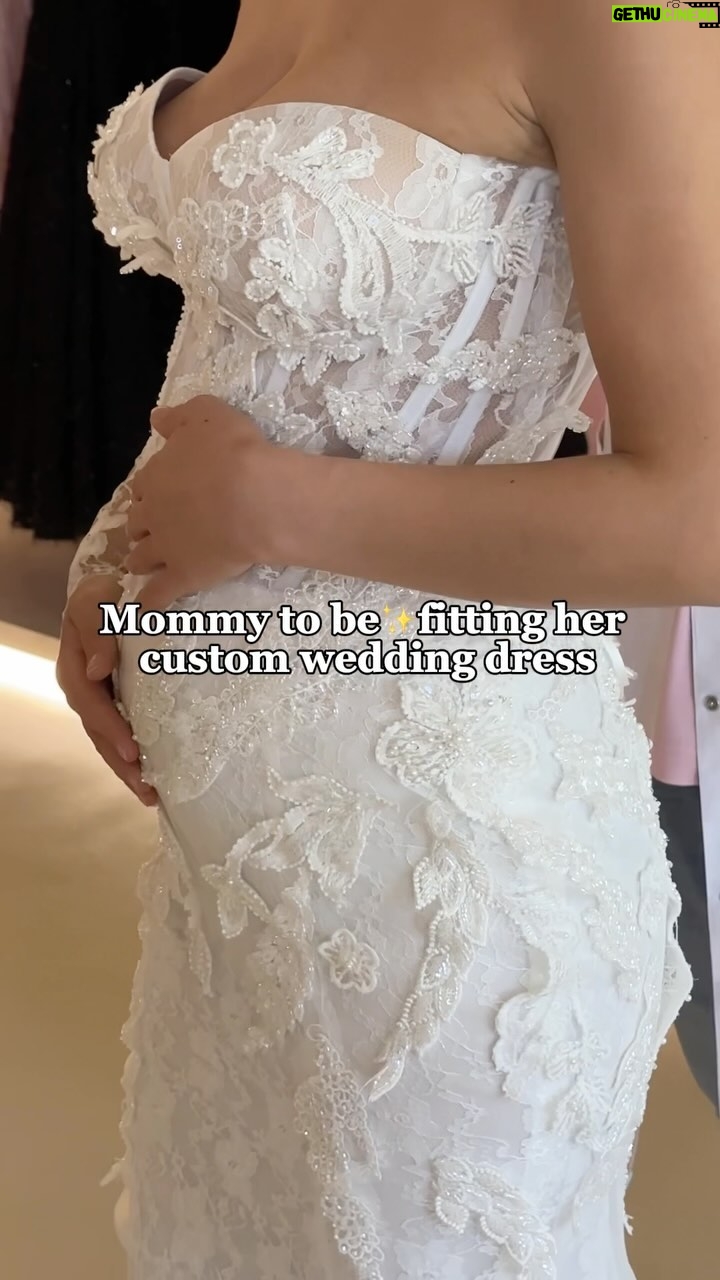Alketa Vejsiu - 1.5K Likes - Fustanet e nuserise custom made me porosi tek @class_by_alketavejsiu_
She wants a dress to show of her baby bump 🤍
📲 355 69 700 8441
•𝙲𝚕𝚊𝚜𝚜 𝙰𝚝𝚎𝚕𝚒𝚎𝚛•
#classatelier #classbyav #eveningdress #promdress #partydress #eveninggown #ballgown #cocktaildress #handmadedress