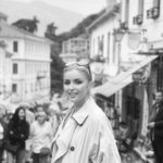 Alketa Vejsiu Instagram - @classexplore_ Gjirokastra qyteti gurte, por i zemrave te embla qe kishte nje ajer nderkombetar turistesh qe shijonin nga nje limonate ne rruget ku nderthuren si fijet e qilimave shumengjyresh, kaq shume mistere. O sa e bukur , o eshte Shqipnija e Shqiptareve 🇦🇱 #mybeautifulalbania #albania #visitalbania #comevisitalbania