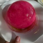 Alketa Vejsiu Instagram - Shqiperia e Bukur e njerezve te bukur! E vreshtave dhe shurupit te trendafilit, e ullinjeve dhe recelit te portokallit dhe glikose se fikut, lengut te sheges dhe rosé-se se tokes tone , bariut dhe kullotave dhe diellit qe shkelqen me bukur ne Shqiperi se ka plot njerez qe kane diell ne zemer ketu ☀️ @mrizi_i_zanave 🫶 @classexplore_