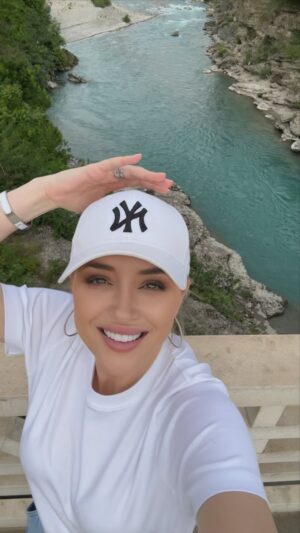 Alketa Vejsiu Instagram - @classexplore_ 
Amazing Albania! #permeti 

Rruga nga Uji i Ftohte drejt Permetit, me natyren spektakolare dhe Vjosen me ngjyre gurkali e menteje, besoj nder pamjet me te bukura te natyres shqiptare!