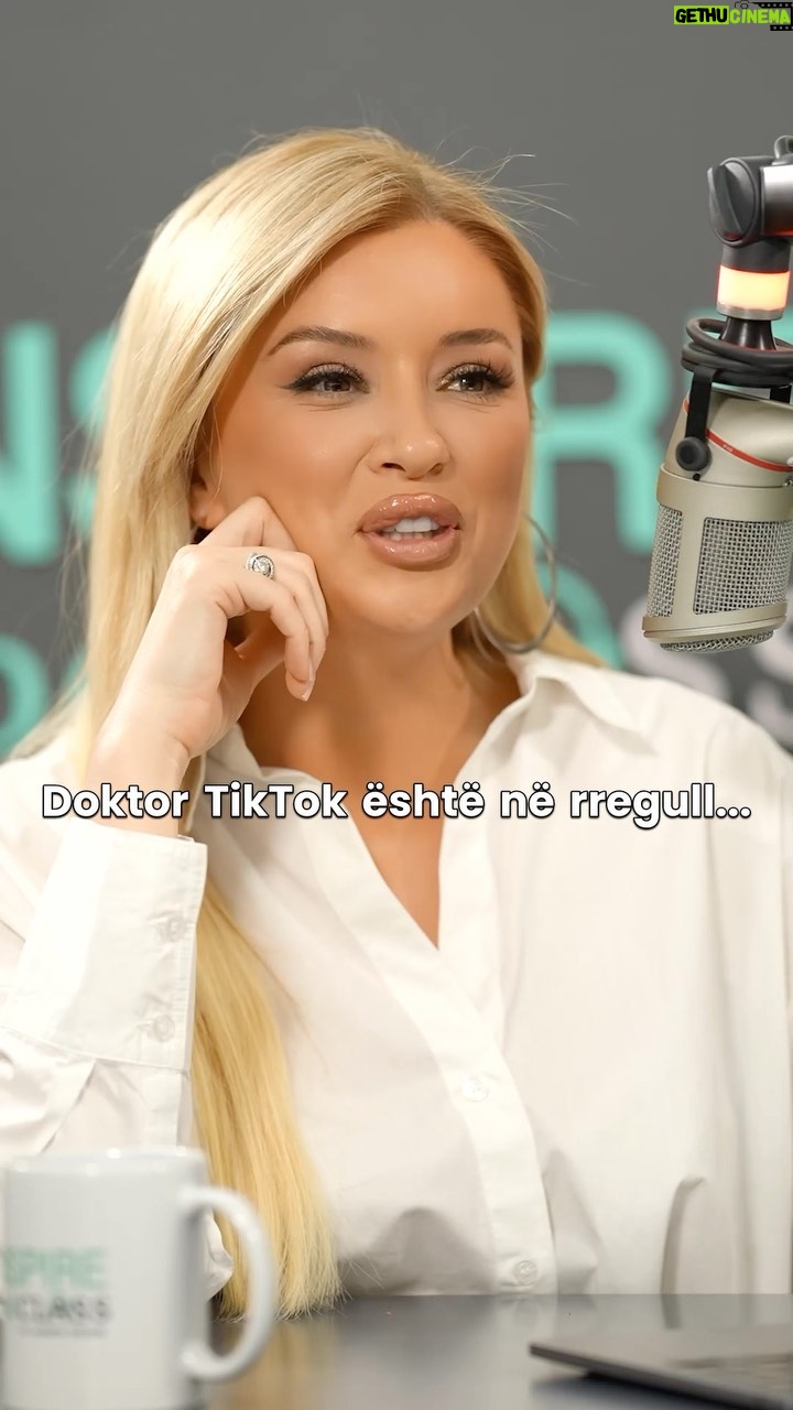 Alketa Vejsiu - 756 Likes - @podclass.alketavejsiu vazhdon me regjjistrimin e episodeve me njerez interesante nga te gjitha profesionet, industrite apo histori personale fitoresh pas dhimbjesh semundjesh deshtimesh e suksesesh!
Ne kete bisede do te degjoni per pergatitjen e produkteve te personalizuara per floket dhe lekuren tuaj na laboratorin e Besmires. Produktet e sai i gjeni tek @organic_pharmacy_besmira pasi te realizoni konsulten. Per me shume rreth problemeve qe paraqesin pacientet shqiptare, ndiqni episodin e rradhes!
Besoj do t’ju frymezoje dhe informoje.
Pastaj pashe qe ka shume fanse Besmira, dhe histori suksesi qe kane sheruar probleme te ndryshme te lekures dhe flokeve qe jane aq te rendesishem per bukurine e vajzave!
Ne Kanalin Class Media ne You Tube dhe Spotify.
Cdo te merkure ora 21.30 Episodi i Ri!
Cdo te marte ora 22.00 ne @klanradio