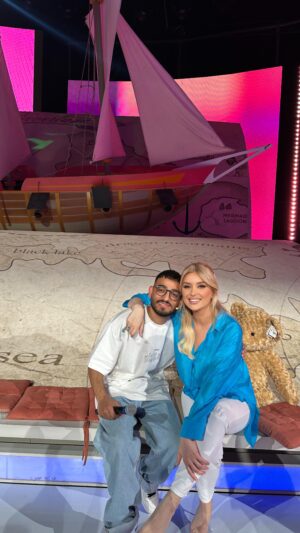 Alketa Vejsiu Instagram - Nga episodet e kaluara me @jet_official00 nje nga zerat me te bukur te @xfactor.albania 

Ne dt 8 Qershor mos harroni Audicioni i madh ne Tirane ne Tv Klan per X Factor e Ardhshem! @rtvklan rtvklan Ora 10.00