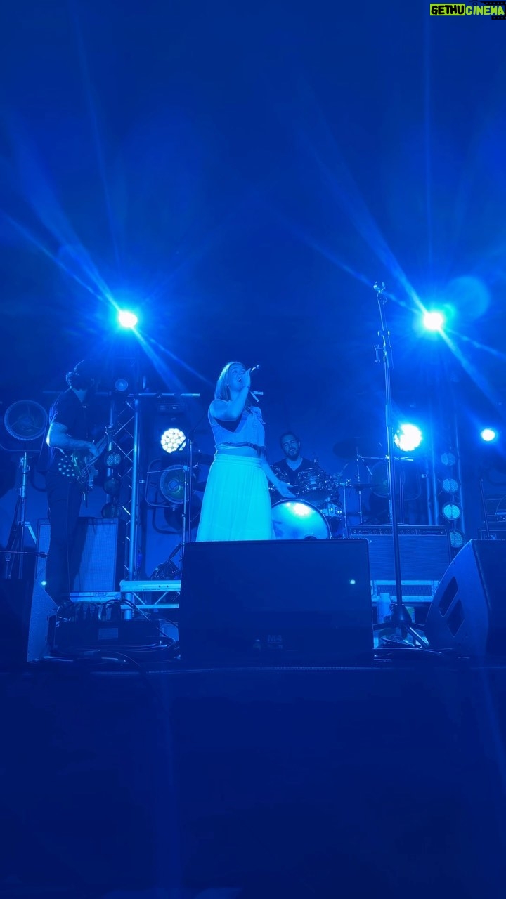 Allie Sherlock Instagram - Playing “I Will Survive” by @gloriagaynor with full band at @forestfestemo last Friday. . 🎥 @erik.glauber . #singer #band #alliesherlock #ireland #festival