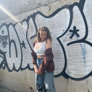 Allie Sherlock Instagram - What are you thankful for today 🤎🤎