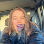 Allie Sherlock Instagram - Golden hour ☀️ I want to learn a new instrument what instrument should I learn ❤️