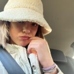 Allie Sherlock Instagram – Making some music for you guys 🎄 #christmas songs.  Swipe left xoxo