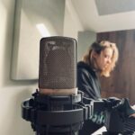 Allie Sherlock Instagram – Making some music for you guys 🎄 #christmas songs.  Swipe left xoxo