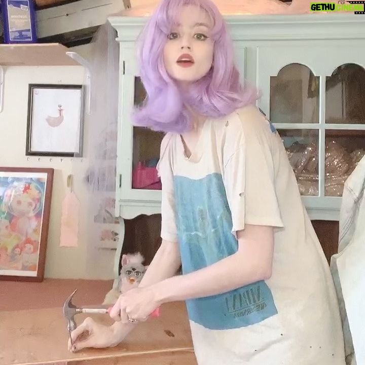 Allison Harvard - 38.1K Likes - ART DAY TODAY 3pm PST~ with me on Twitch (LINK IN BIO) or @electricfeelsparty livestream (follow them!!) ACTIVITY:
We will be painting a cute background (of any kind) and listening to music together...I’ll be answering any questions! art or antm related, literally whatever ❤️ Pick a fun background to paint!
WHY?
Because I will show you how to make an erupting volcano which will go in front of your background. LOL
SUPPLIES:
Paint
Paper
Vinegar
Baking soda
Shot glass
Coffee filter
Food coloring (optional but is fun)
Photo by @deathc