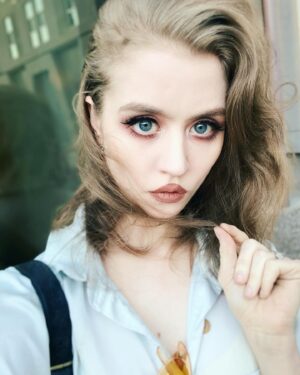 Allison Harvard Instagram - 🥂 makeup by my queen @dreronayne
