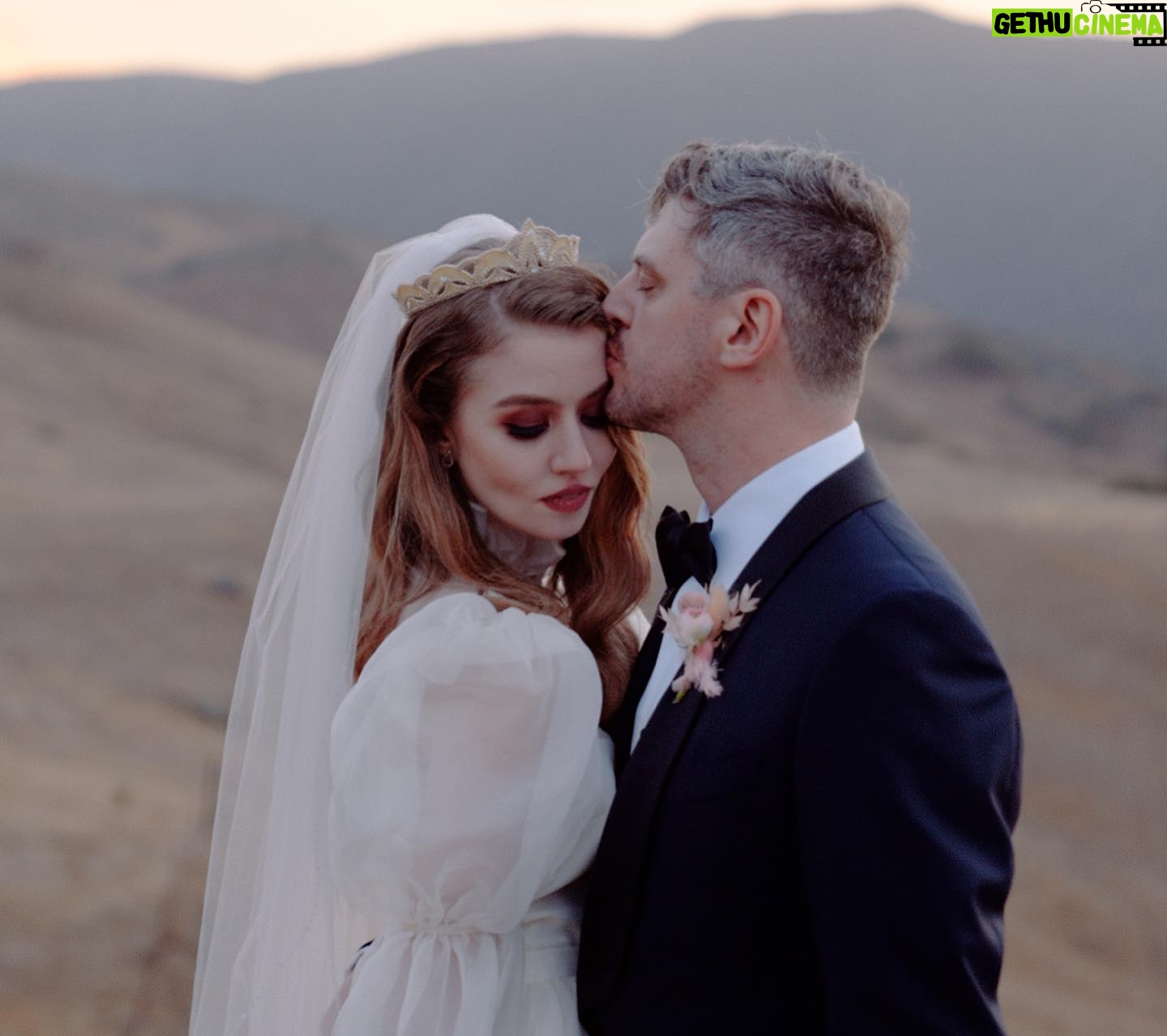 Allison Harvard - 93.1K Likes - I love you so much @jeremyburke 💝 We have the most amazing family and friends and it was truly the best day of my life 😭💘 📸 @ryanfleming