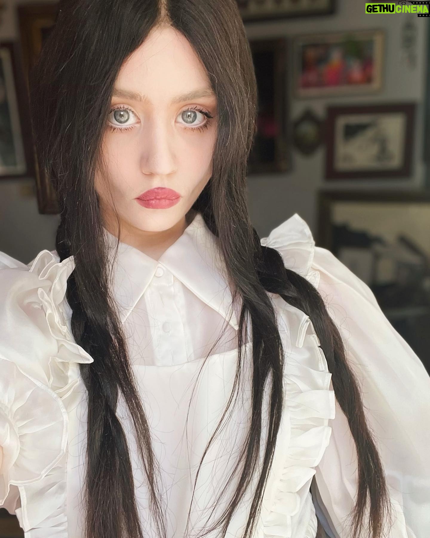 Allison Harvard - 26.9K Likes - 🧛🏻♀️ @selkie