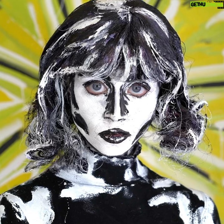 Allison Harvard - 20.7K Likes - so excited to announce my. collaboration with @alexameadeart 💕🎉
-
-
Both #NFT pieces just got their first bids (thank you!!) and can be found on her @withfoundation (link in Alexa's bio)
https://foundation.app/alexameade
