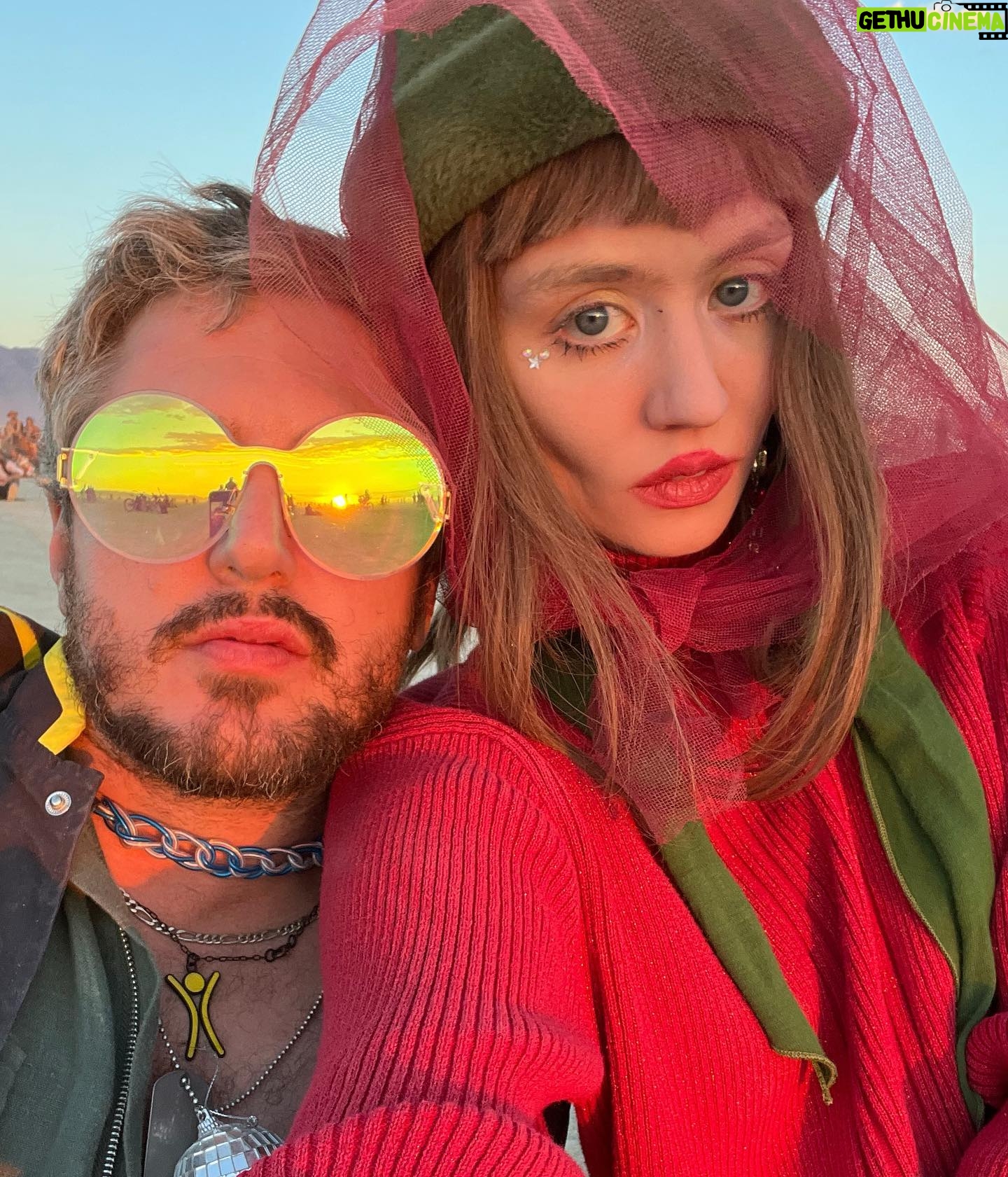 Allison Harvard Instagram - I had such a magical time this week w some of my fav people lots of new friends 😭💕🥂 #campy2k #goldenghouls