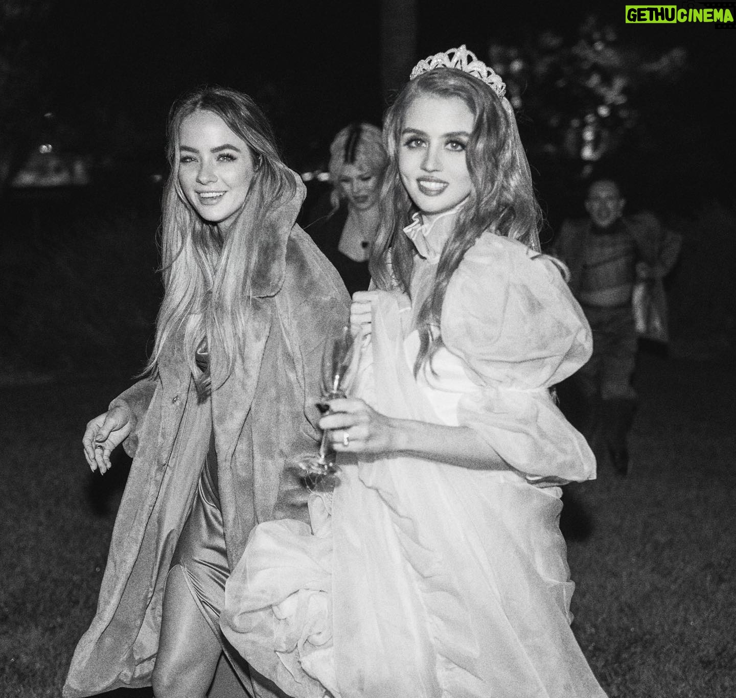 Allison Harvard - 25K Likes - SO HAPPY @crystalleigh | 📷 @vidmorrison