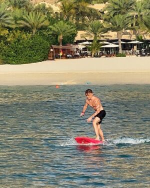 Allj Instagram - 🏄🏼‍♂️🌊