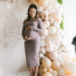 Allyson Felix Instagram - Surrounded by so much love! Can’t wait to meet you little one🤎👶🏾
