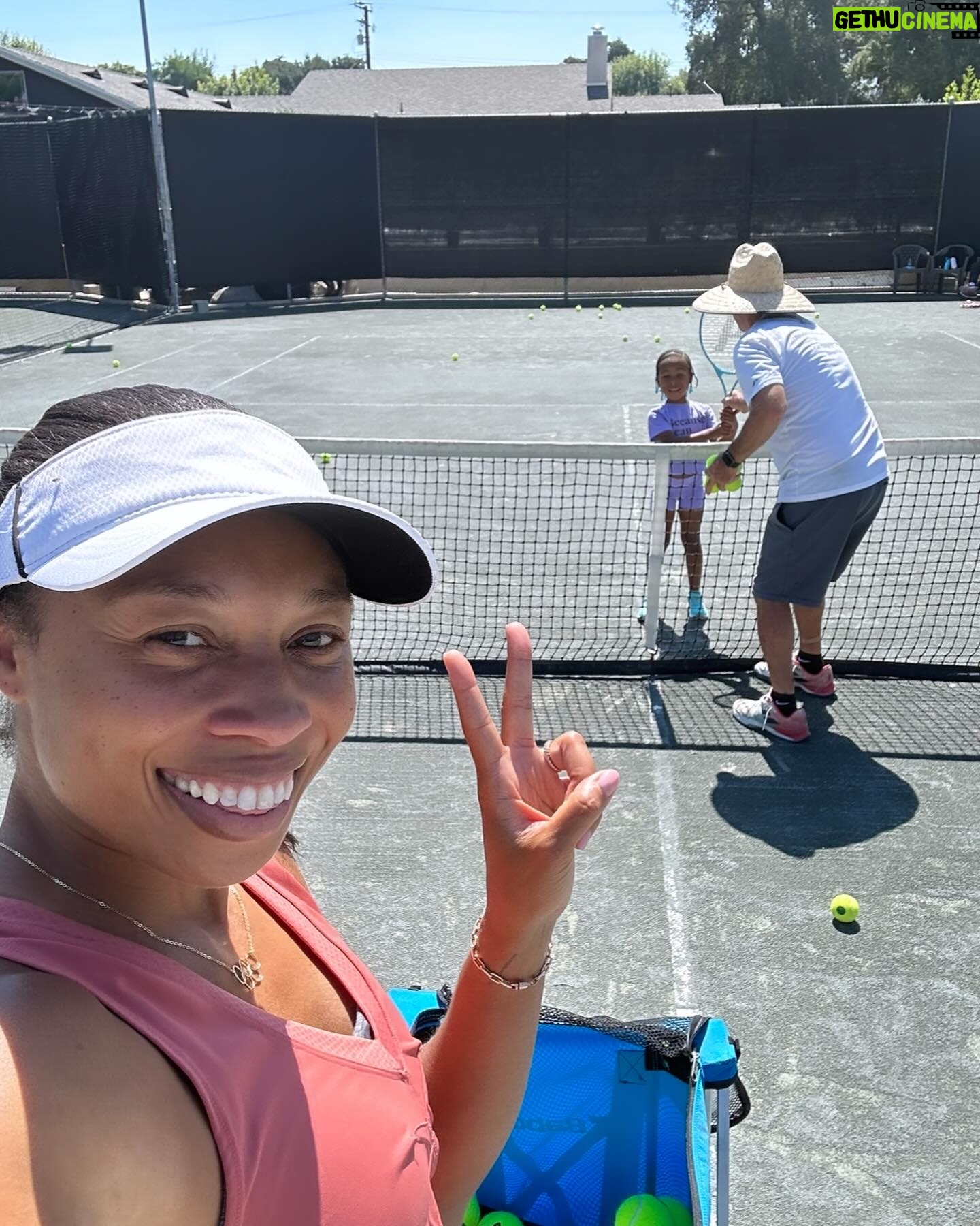 Allyson Felix Instagram - In our tennis girl era🎾