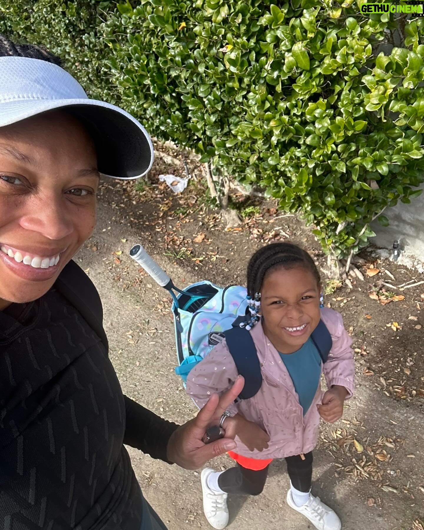 Allyson Felix Instagram - life rn🫶🏾 1. me🙇🏾♀️ 2. big sis in training…just missing the melanin🙃 3. fun @bysaysh project🌊 4. working mama🤰🏽 5. backyard vibes🌅 6. daddy’s girl💞 7. 📸 by Cammy 8. doubles partner🎾 9. Gammy Cammy
