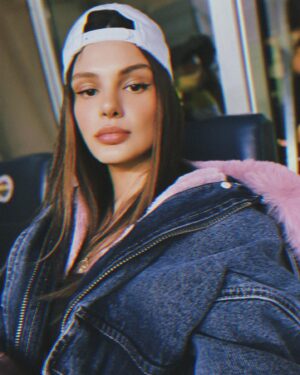 Almeda Abazi Instagram - I was just trying to be cool 🥶🤓🌸