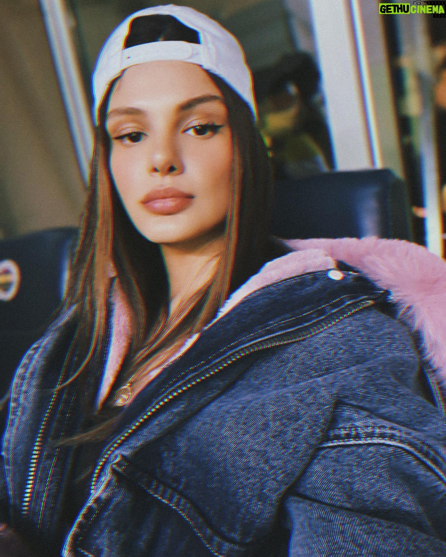 Almeda Abazi - 25.2K Likes - I was just trying to be cool π₯Άπ€πΈ