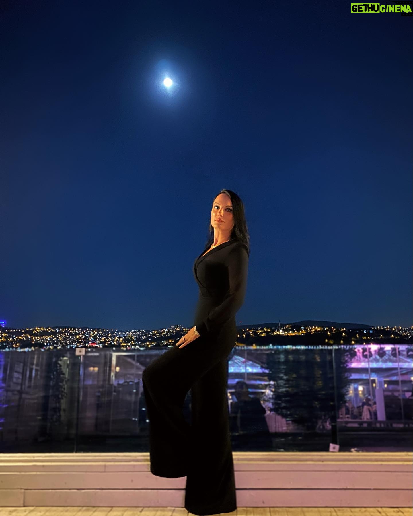 Almeda Abazi - 26.6K Likes - π§Happy Birthday to the most sweetest and treasured lady in my life!
β₯οΈ Mom β₯οΈ
We love you β₯οΈπ @albanavs