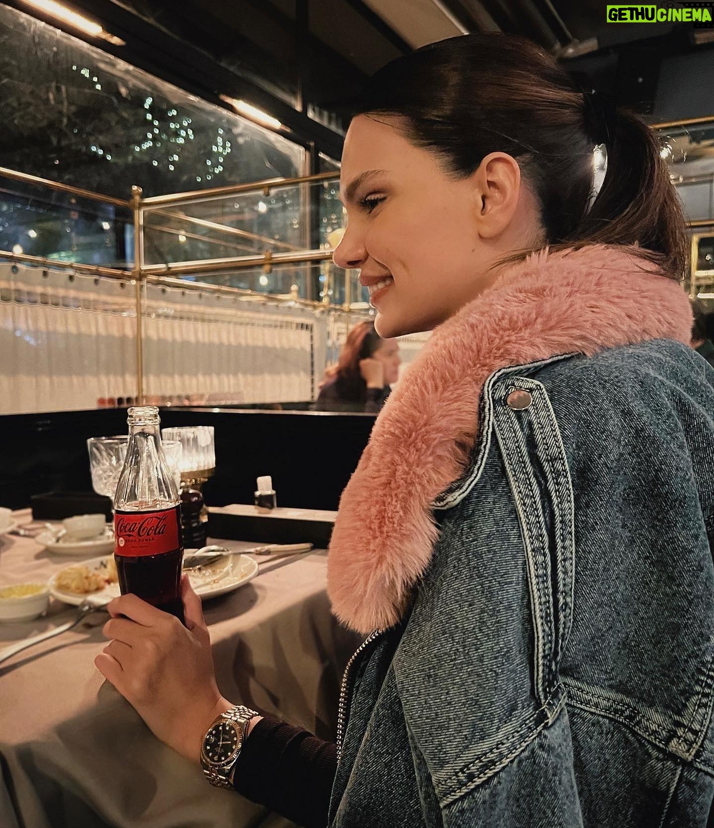 Almeda Abazi - 21.4K Likes - Ramazanin en sevdigim yani sevdiklerimiz ve ailemiz ile yaptigimiz iftarlar β₯οΈ
@cocacola_tr π€
#isbirligi