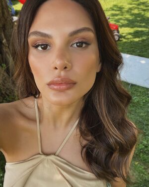 Almeda Abazi Instagram - 🤎