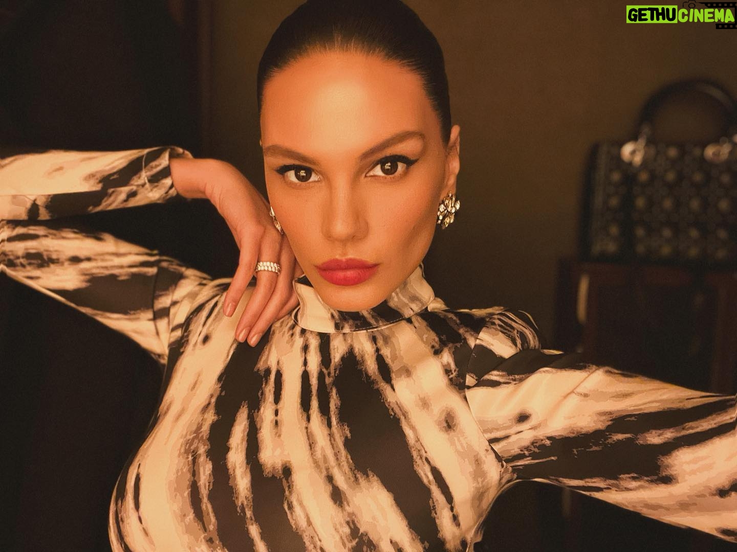 Almeda Abazi - 22.1K Likes - β οΈ