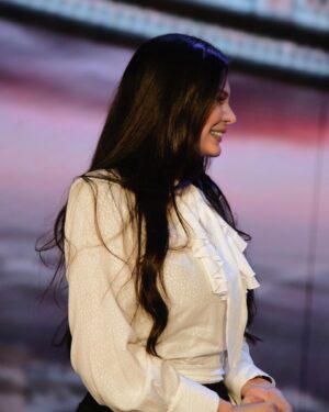 Almeda Abazi Instagram - Pas pak ora 21:00 me @alketavejsiu 😍 @nekurthinepiterpan_tvklan 🤍🌸