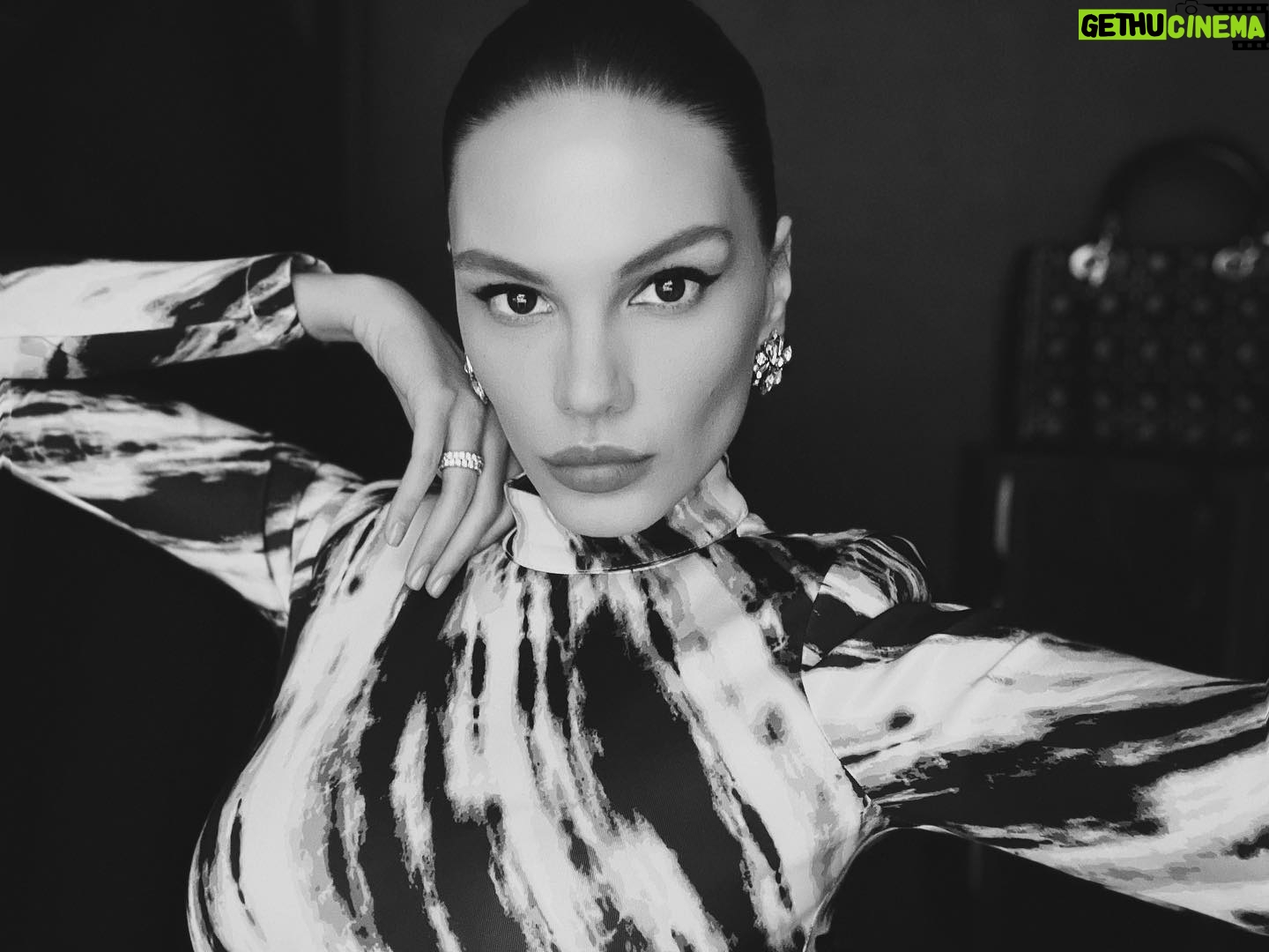 Almeda Abazi - 22.1K Likes - β οΈ